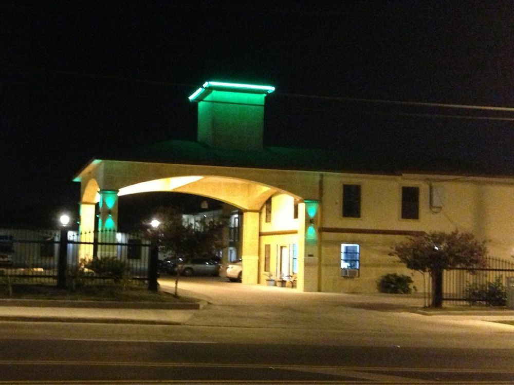 Pinn Road Inn And Suites Lackland Afb And Seaworld San Antonio Dış mekan fotoğraf